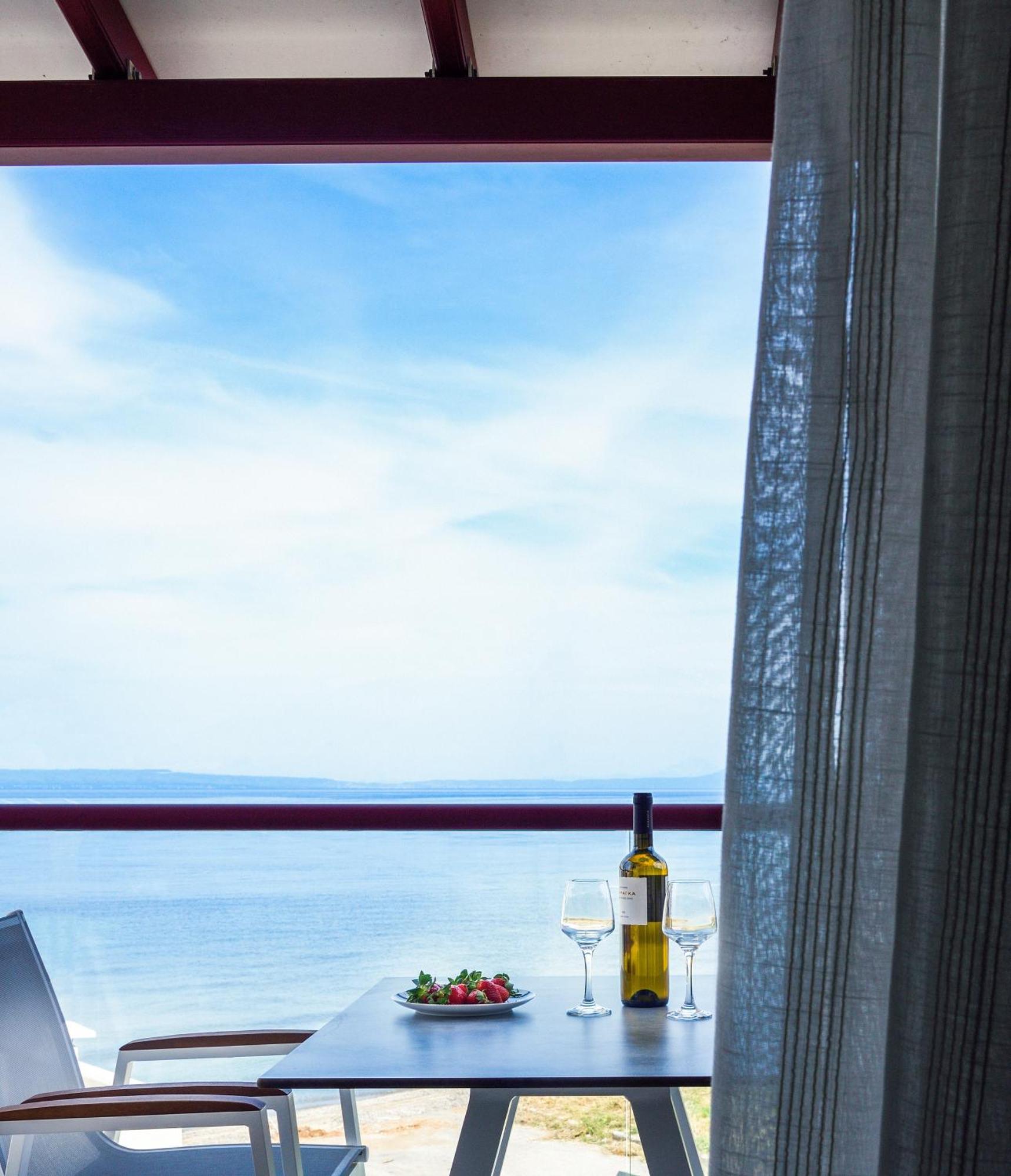 Elpiniki Luxury Rooms Nea Poteidaia Exterior foto