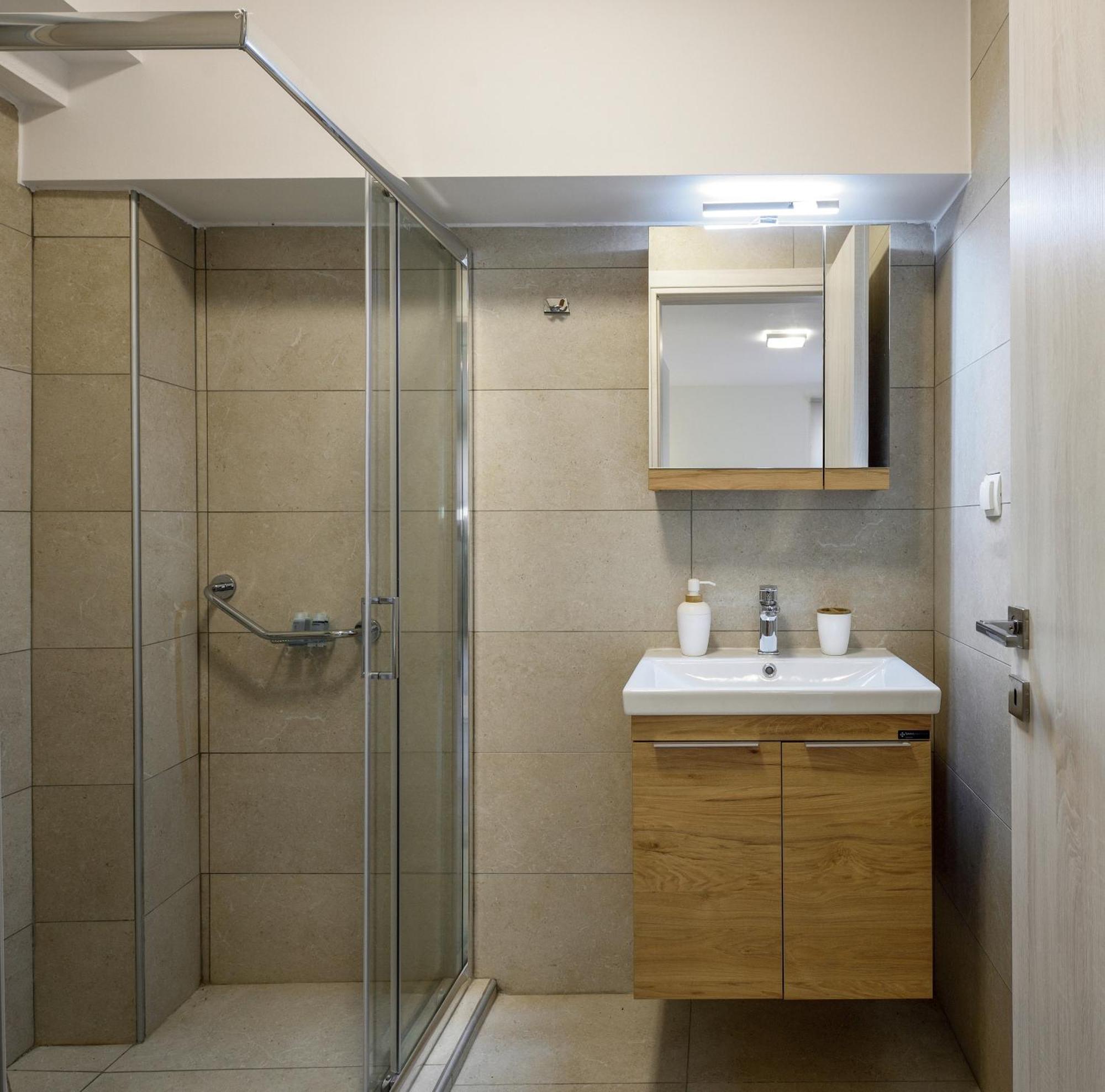 Elpiniki Luxury Rooms Nea Poteidaia Exterior foto