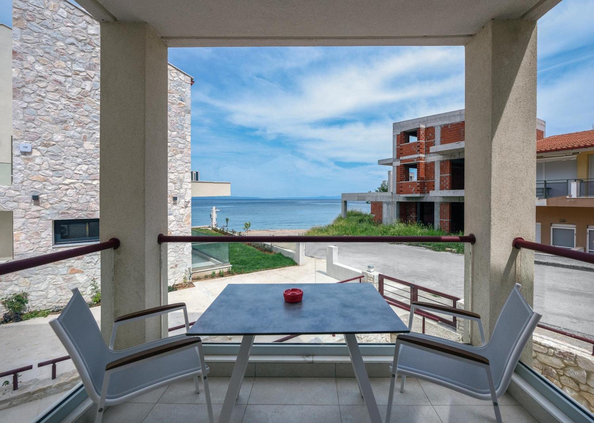 Elpiniki Luxury Rooms Nea Poteidaia Exterior foto